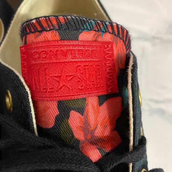 NWOT Converse - Picture 3 of 9